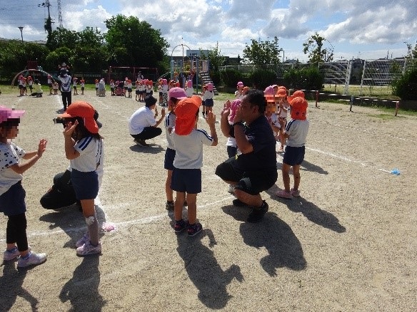 鳴滝小学校交流4・5歳児