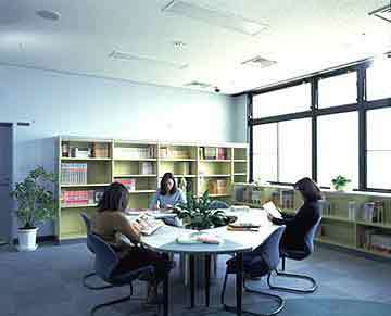 (写真)図書情報コーナー(としょじょうほうこーなー)
