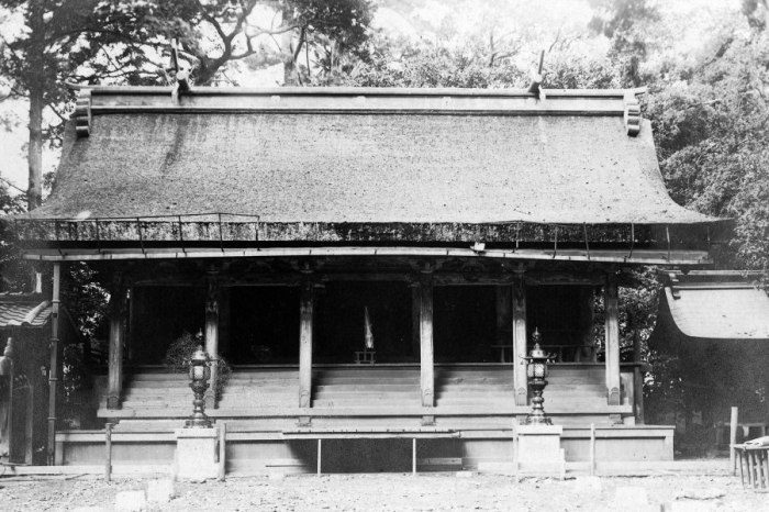 （画像）昭和初期の男神社（おのじんじゃ）本殿と若宮神社（わかみやじんじゃ）本殿