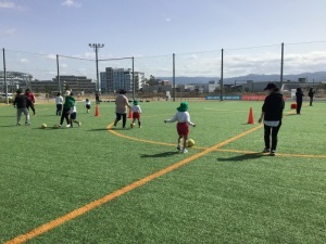 サッカーで遊ぼう