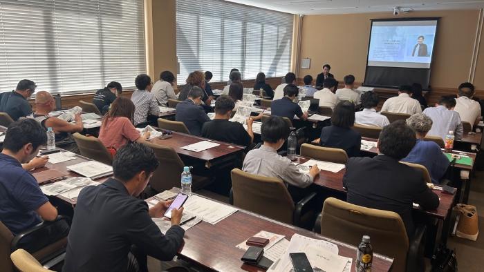 ハンワホームズ株式会社 代表取締役社長 鶴 厚志 様