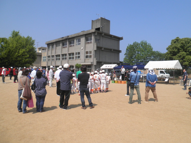 （写真）会長による防災訓練の趣旨説明