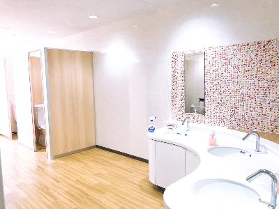 改修後トイレ内部