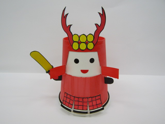 紙コップで五月人形画像