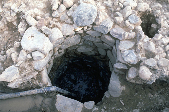 （写真）岡中西遺跡の井戸