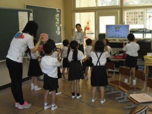 東小学校英語授業