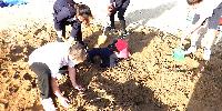 遊び広場にししん砂場遊びをしているところ