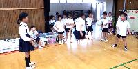 遊び広場いちおか縄跳びをしている様子
