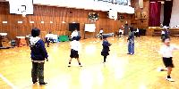 遊び広場ひがしボールで遊んでいる様子