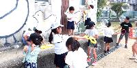 遊び広場すながわシャボン玉をしている様子