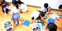 遊び広場すながわレゴで遊んでいる様子