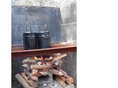 飯盒でご飯を炊いているところ